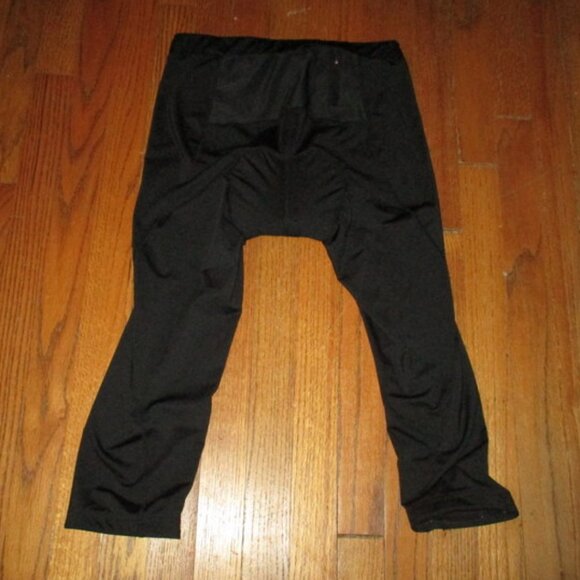 NAVISKIN Black Fitted Padded Capri Cycle Pants - Picture 5 of 10
